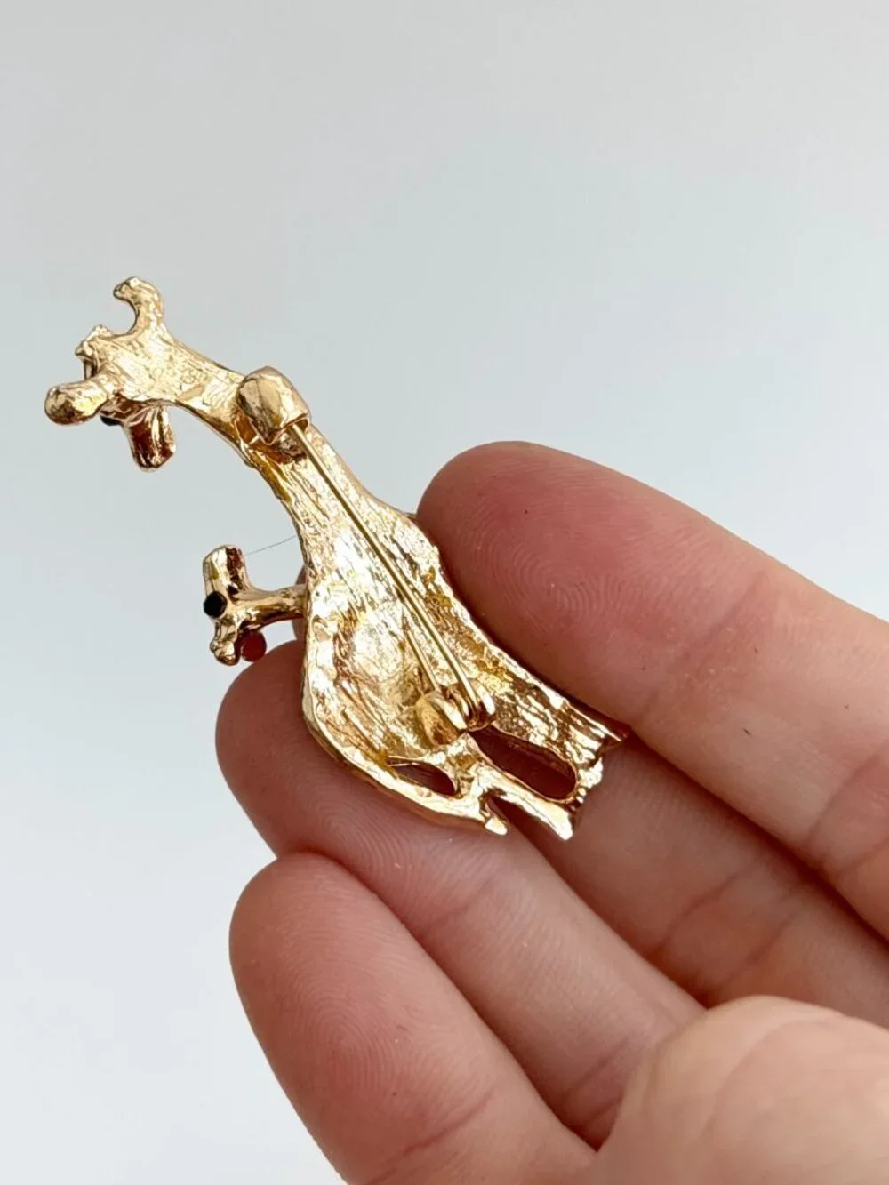 Giraffe Figural Mom & Baby Animal Enameled Gold Toned Vintage Insp Brooch Pin